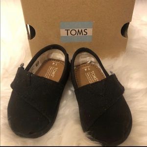 TOMS shoes